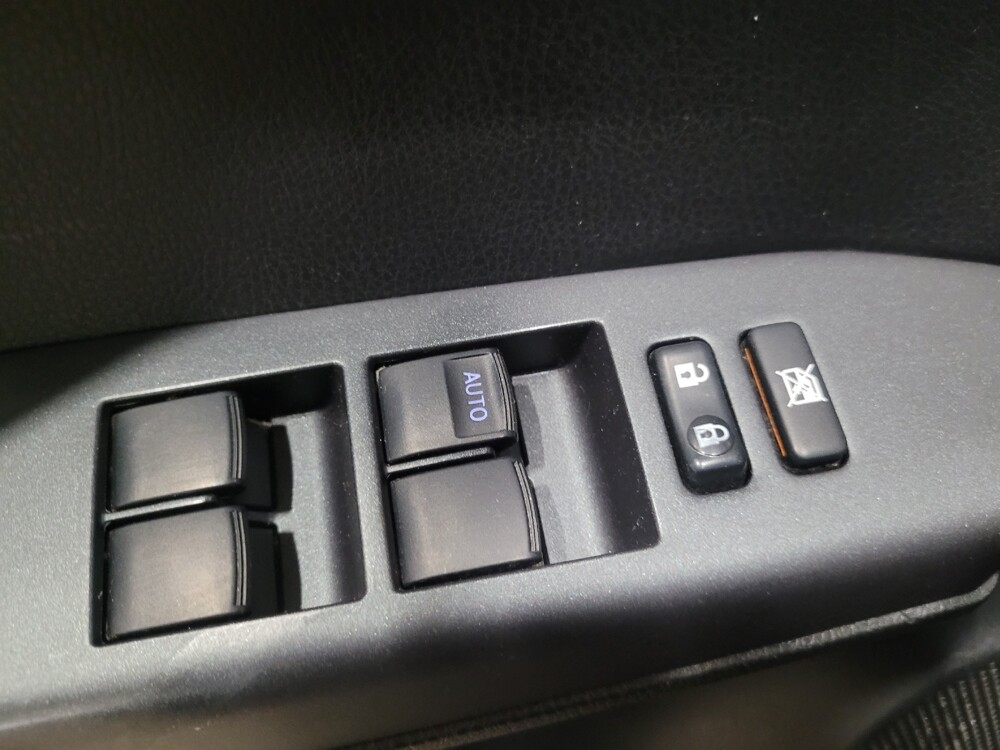 2018 Toyota RAV4 in Woodbridge, VA 22191 - 18138002 27