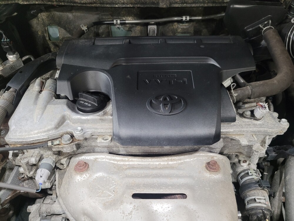 2018 Toyota RAV4 in Woodbridge, VA 22191 - 18138002 30
