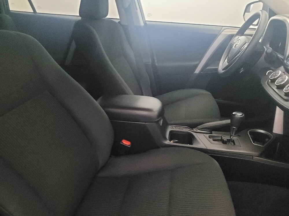 2018 Toyota RAV4 in Temple Hills, MD 20746 - 18138004 21