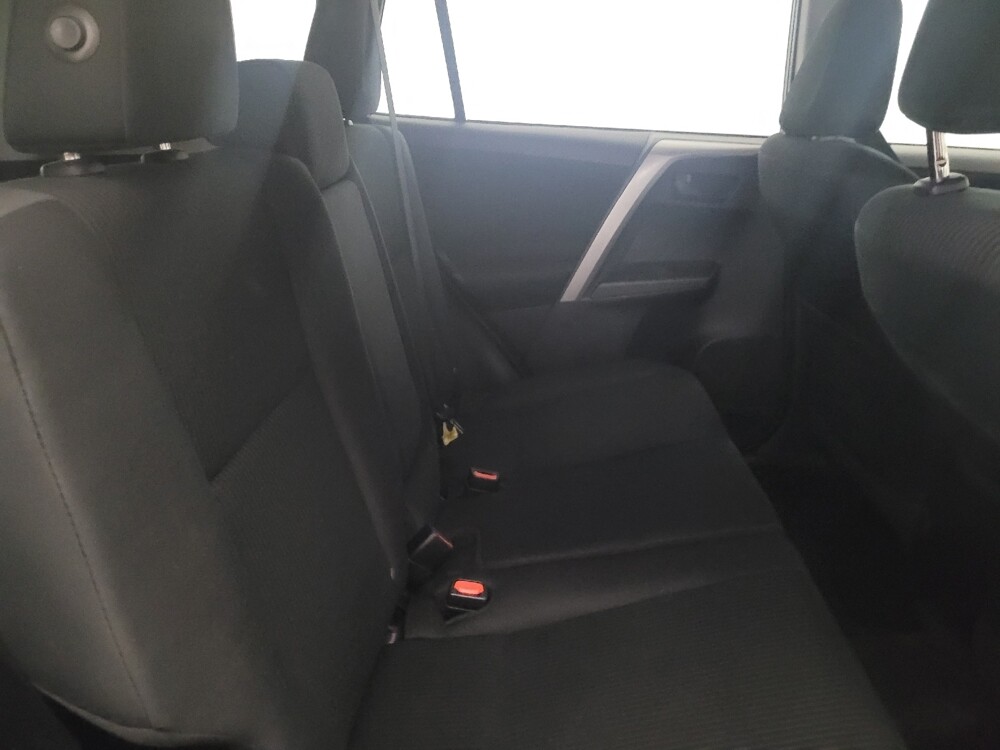 2018 Toyota RAV4 in Temple Hills, MD 20746 - 18138004 19