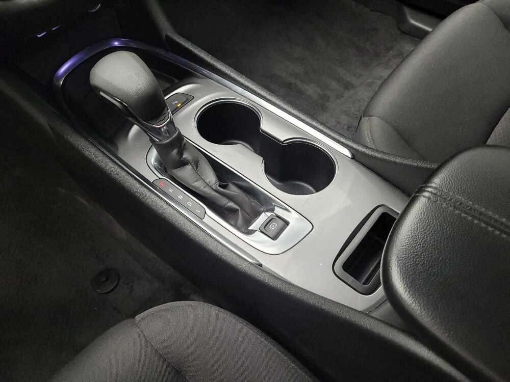 2025 Chevrolet Malibu in Eastpointe, MI 48021 - 18138024 26