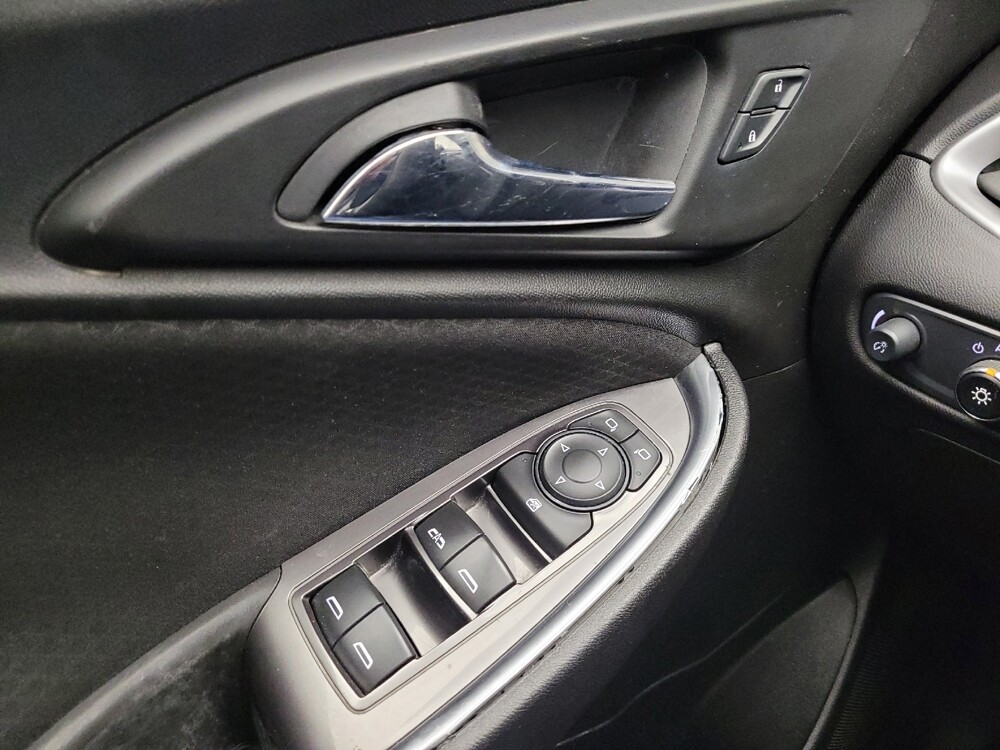 2025 Chevrolet Malibu in Eastpointe, MI 48021 - 18138024 27