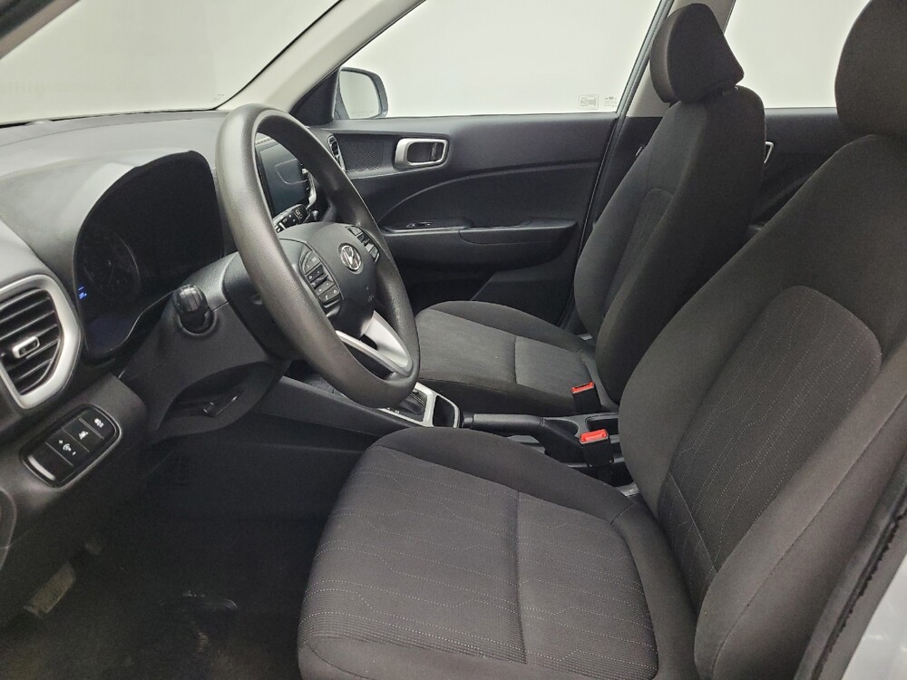 2021 Hyundai Venue in Grand Rapids, MI 49508 - 18138031 17