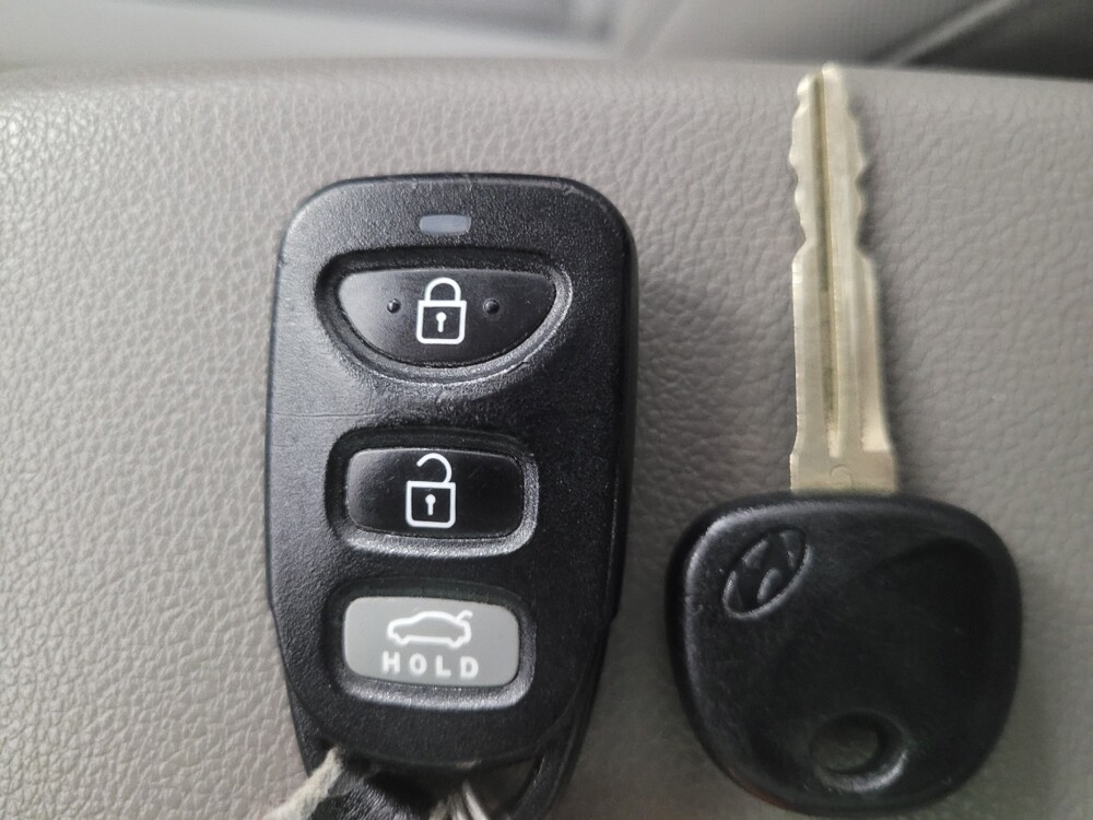2018 Hyundai Elantra in Conyers, GA 30094 - 18138047 32