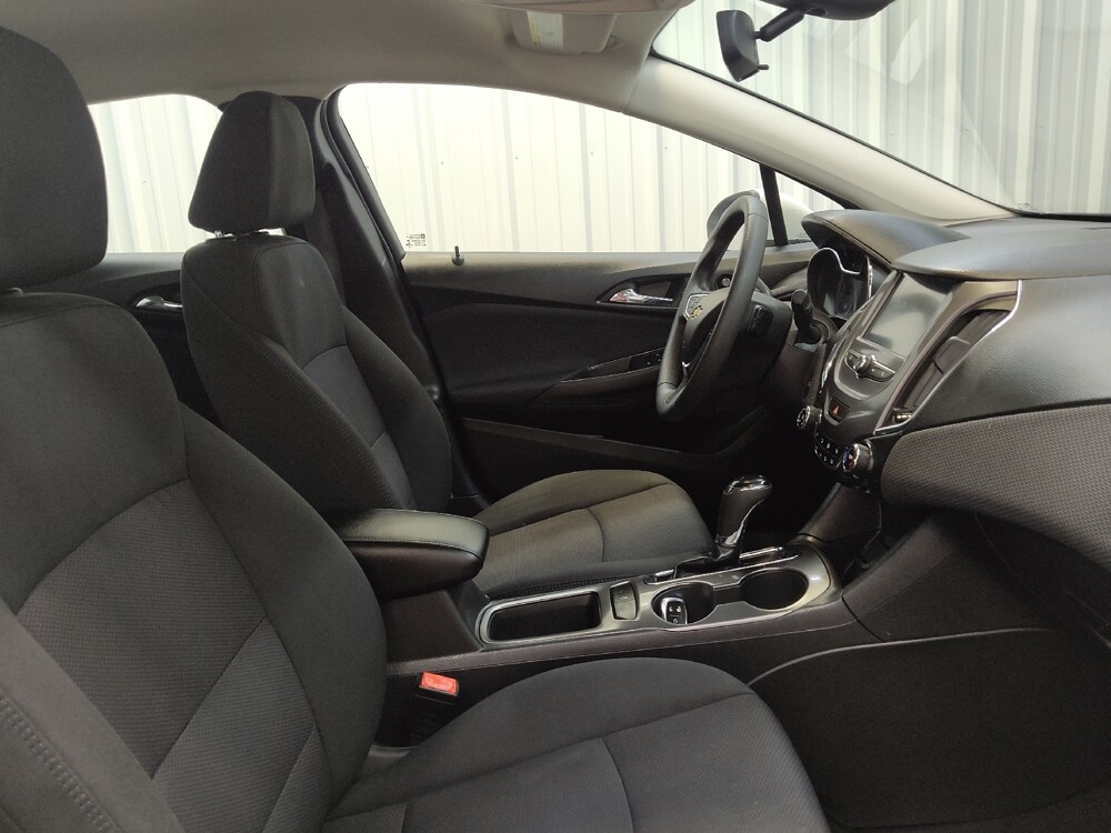 2017 Chevrolet Cruze in Fairfield, OH 45014 - 18138065 21