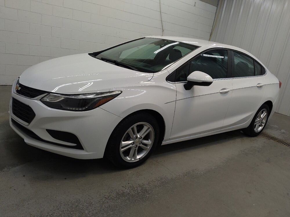 2017 Chevrolet Cruze in Fairfield, OH 45014 - 18138065 2