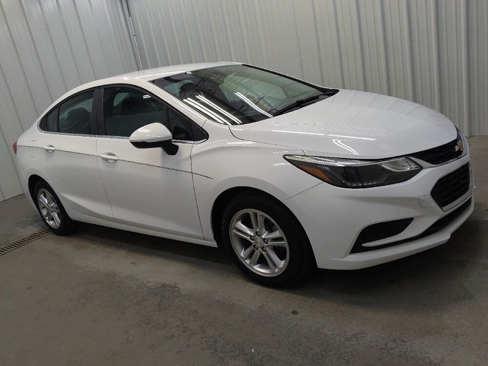 2017 Chevrolet Cruze in Fairfield, OH 45014 - 18138065 11