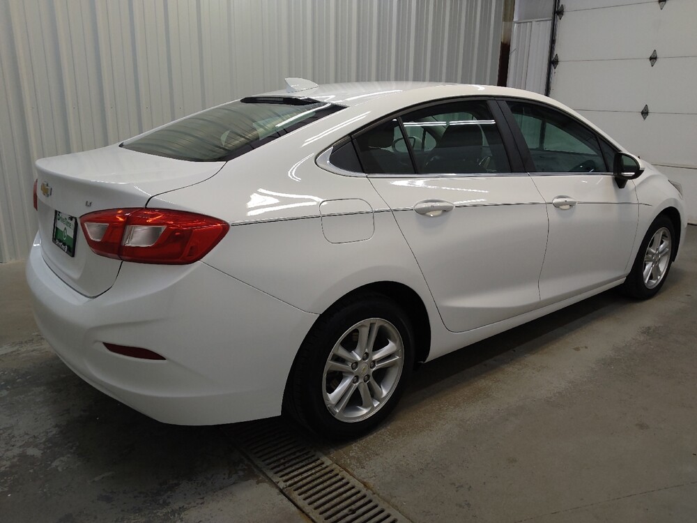 2017 Chevrolet Cruze in Fairfield, OH 45014 - 18138065 10