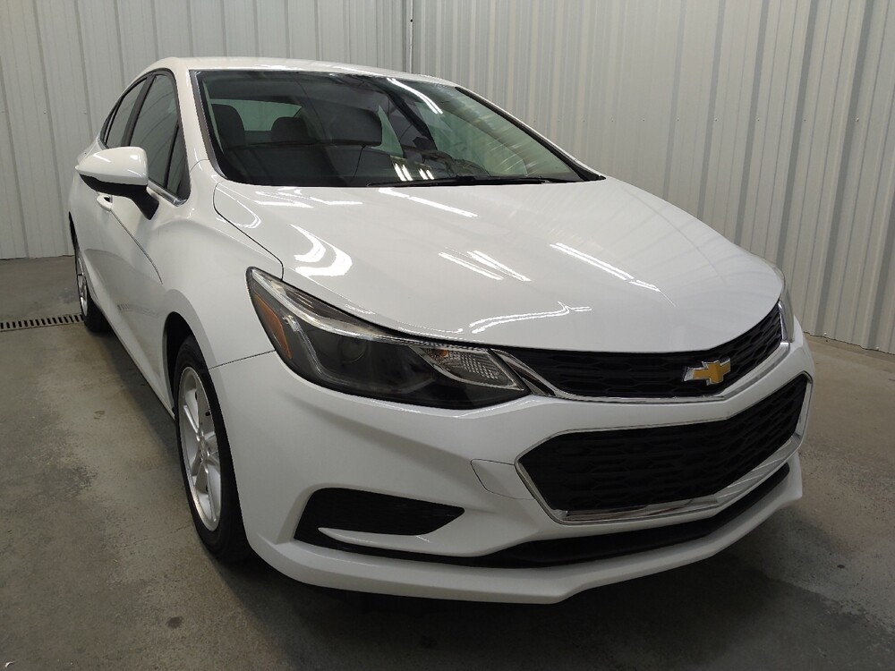 2017 Chevrolet Cruze in Fairfield, OH 45014 - 18138065 13