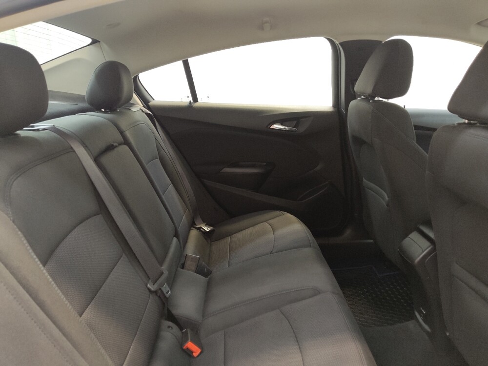 2017 Chevrolet Cruze in Fairfield, OH 45014 - 18138065 19