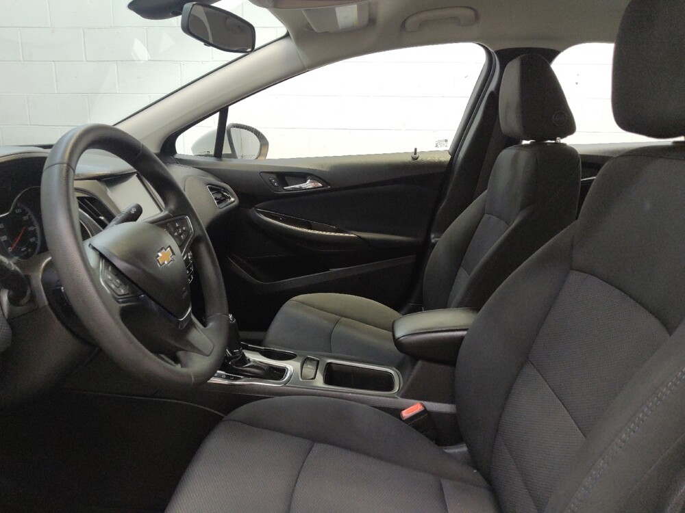2017 Chevrolet Cruze in Fairfield, OH 45014 - 18138065 17