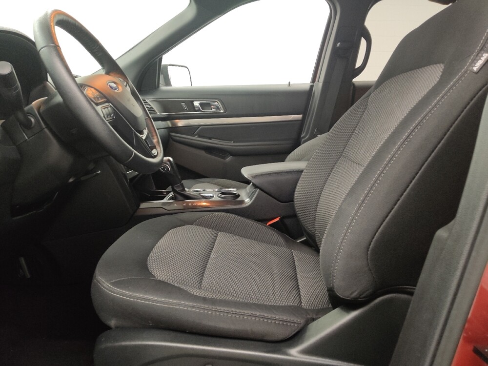 2019 Ford Explorer in St. Louis, MO 63136 - 18138077 17