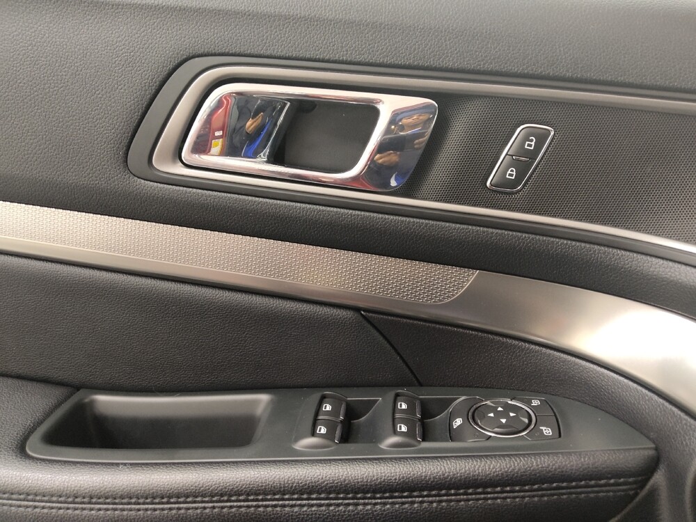 2019 Ford Explorer in St. Louis, MO 63136 - 18138077 27