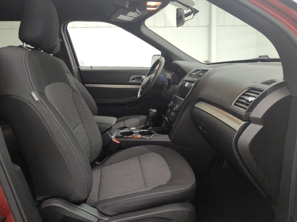 2019 Ford Explorer in St. Louis, MO 63136 - 18138077 21