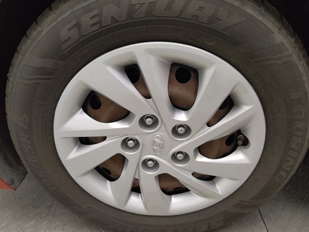 2017 Hyundai Elantra in Pelham, AL 35124 - 18138080 31