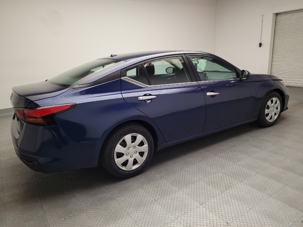 2020 Nissan Altima in Downey, CA 90241 - 18138086 10