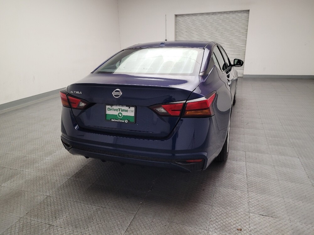 2020 Nissan Altima in Downey, CA 90241 - 18138086 7