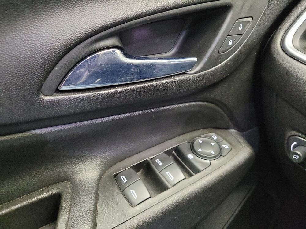 2020 Chevrolet Equinox in Taylor, MI 48180 - 18138097 27