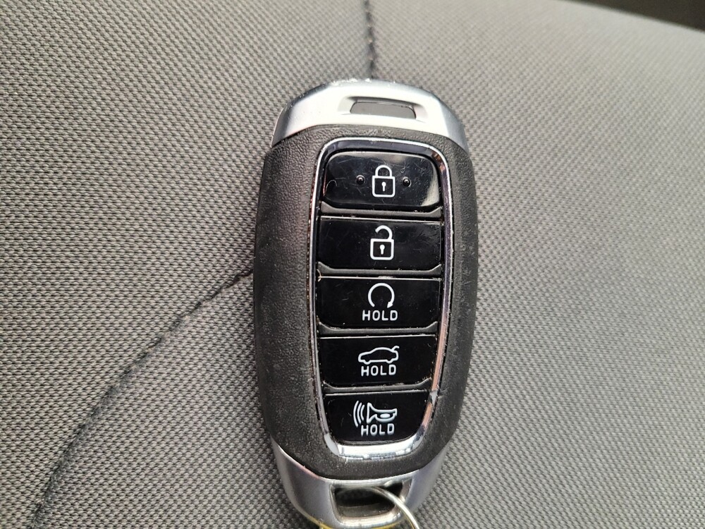 2023 Hyundai Elantra in Miamisburg, OH 45342 - 18138101 32