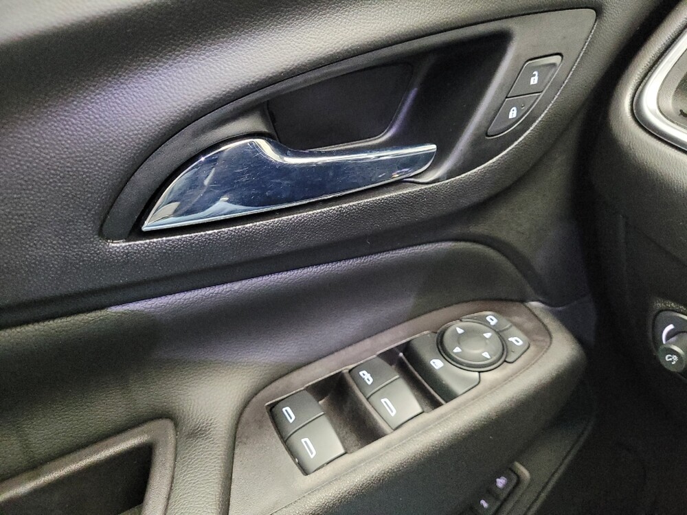 2021 Chevrolet Equinox in Grand Rapids, MI 49508 - 18138108 27