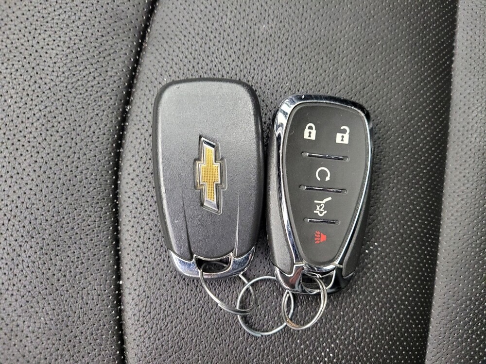 2021 Chevrolet Equinox in Grand Rapids, MI 49508 - 18138108 32