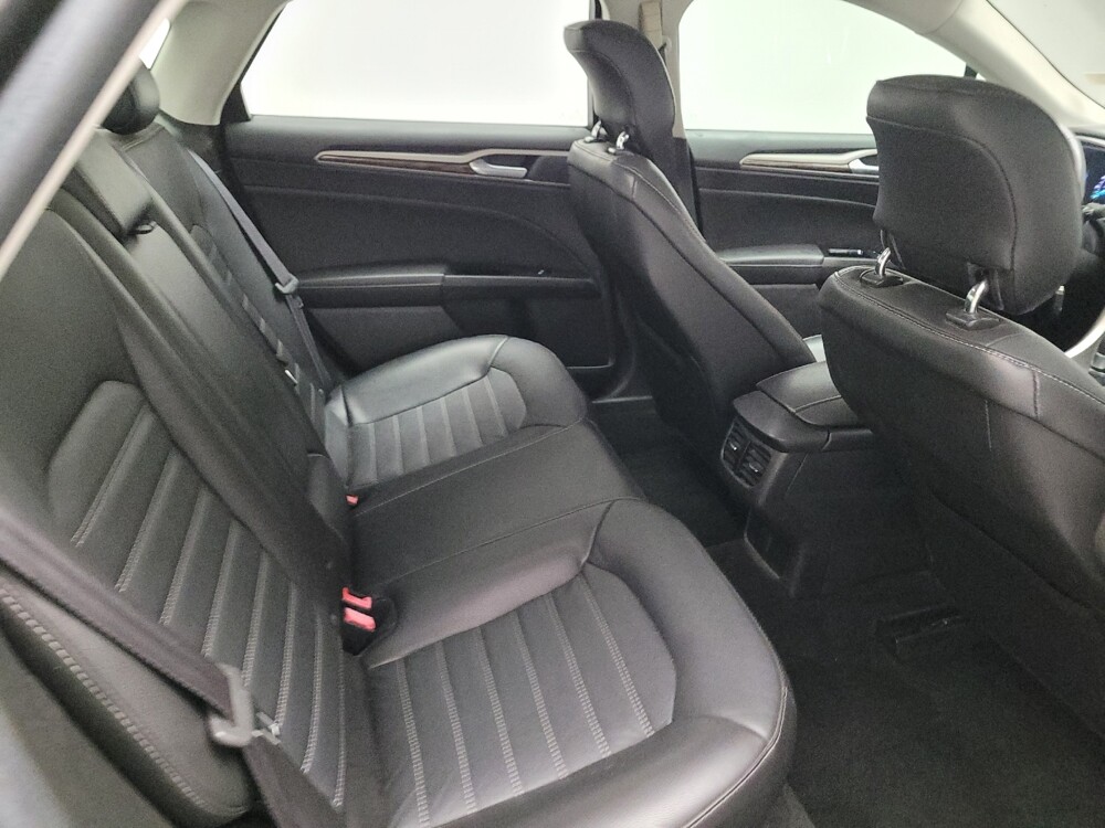 2014 Ford Fusion in Fresno, CA 93726 - 18138132 19