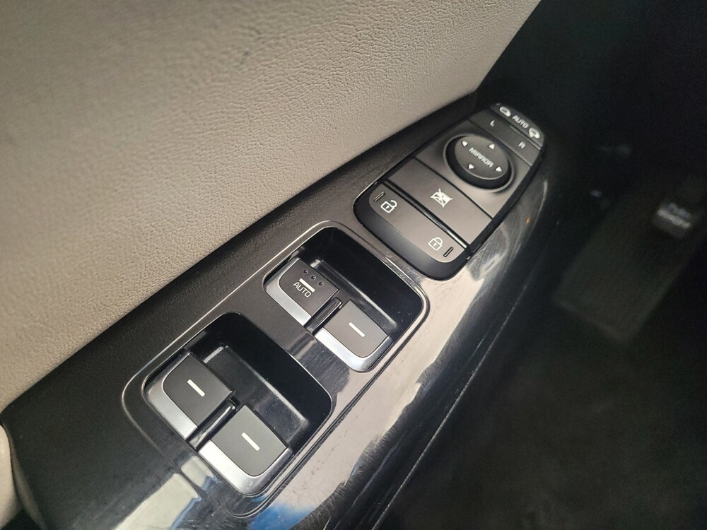 2019 Kia Sportage in Cincinnati, OH 45255 - 18138167 27