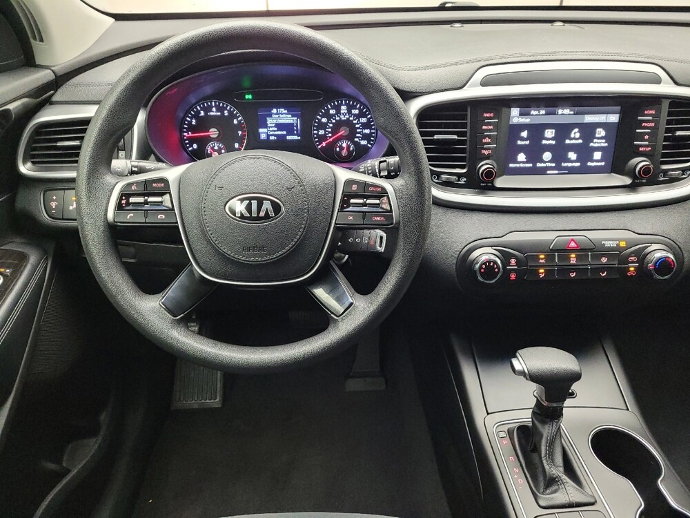 2019 Kia Sorento in Eastpointe, MI 48021 - 18138176 22