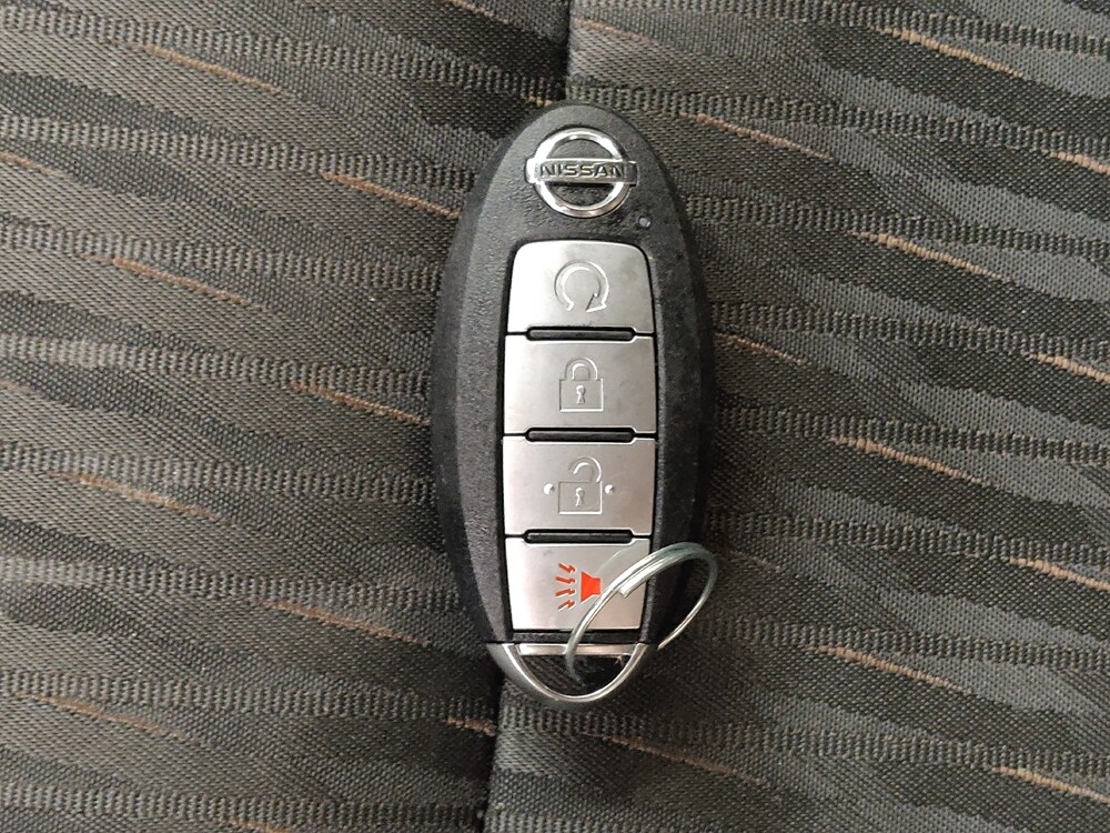 2020 Nissan Rogue in Fairfield, OH 45014 - 18138194 32