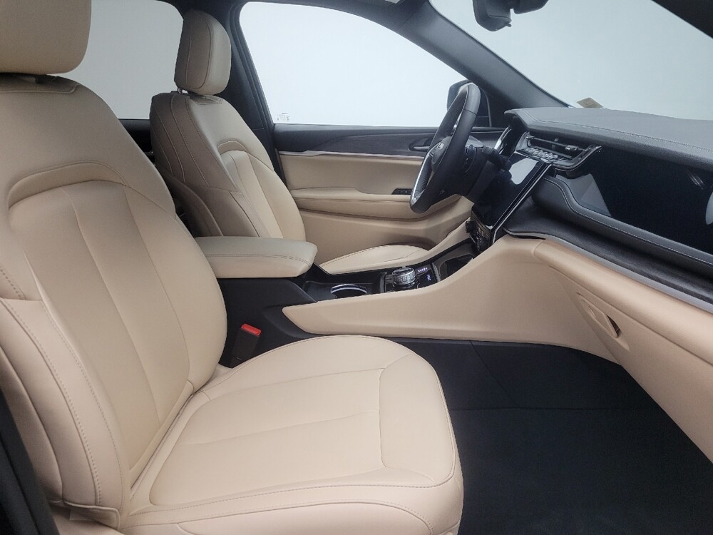 2023 Jeep Grand Cherokee in Indianapolis, IN 46222 - 18138230 21