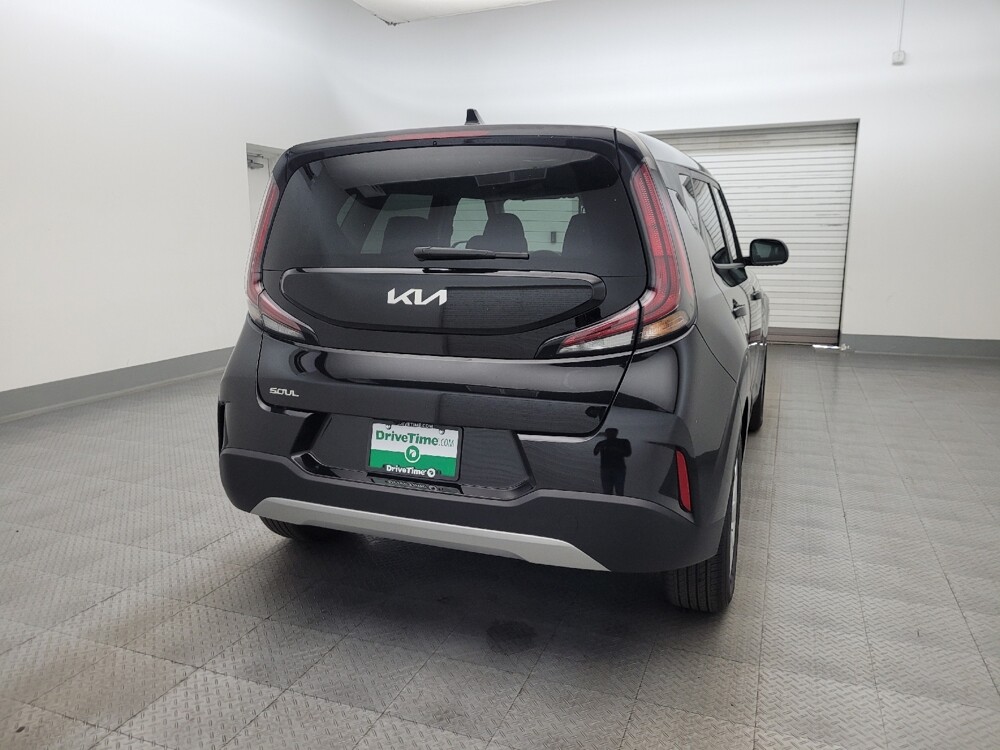 2025 Kia Soul in Phoenix, AZ 85015 - 18138244 7