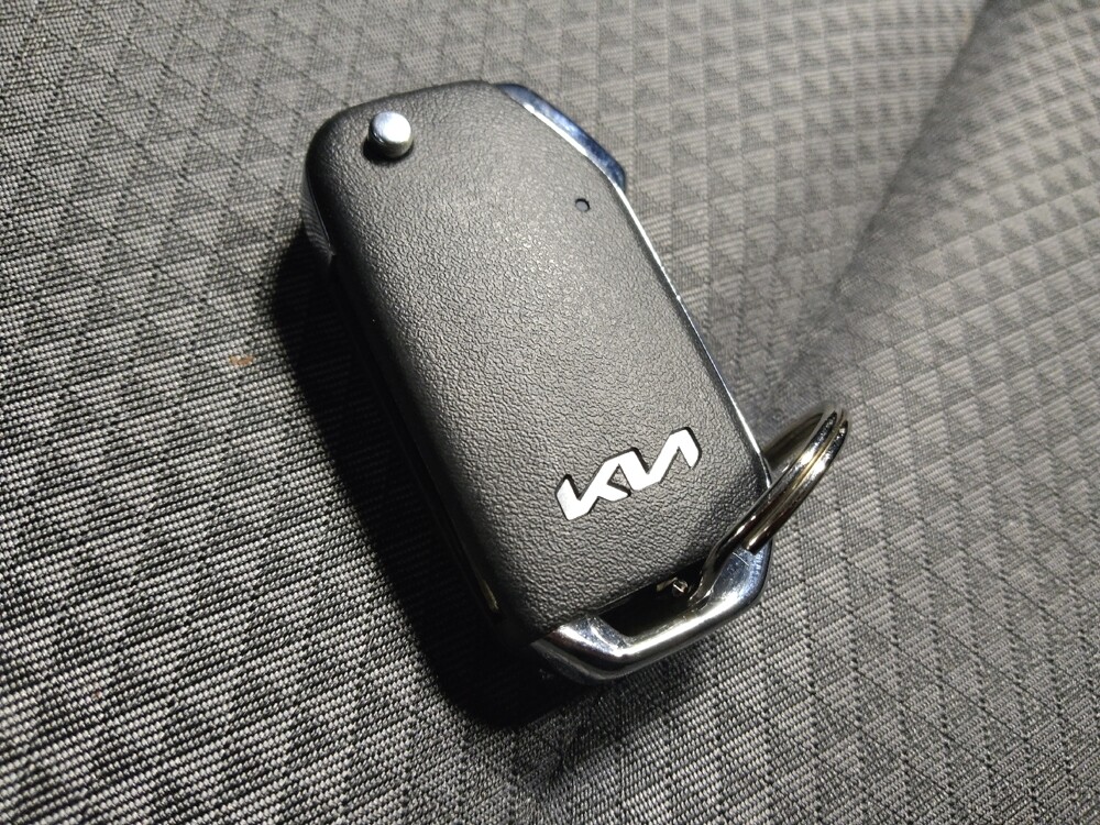 2025 Kia Soul in Phoenix, AZ 85015 - 18138244 32
