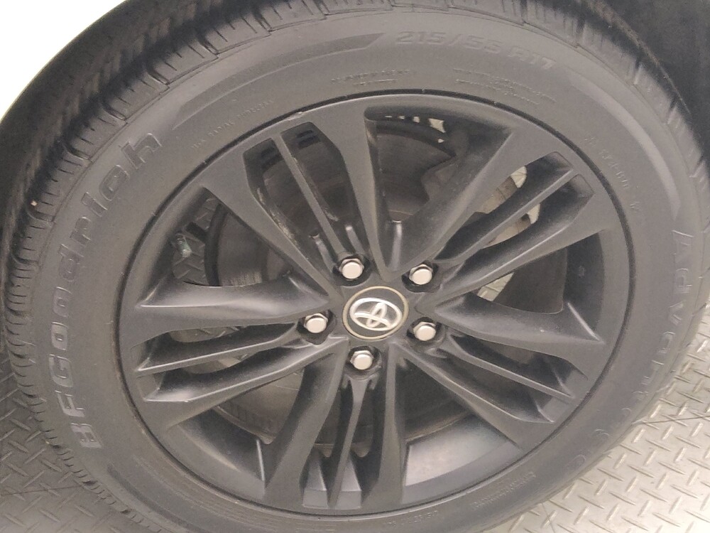 2017 Toyota Camry in Plano, TX 75074 - 18138257 31