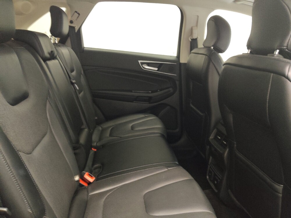 2018 Ford Edge in Lombard, IL 60148 - 18138276 19