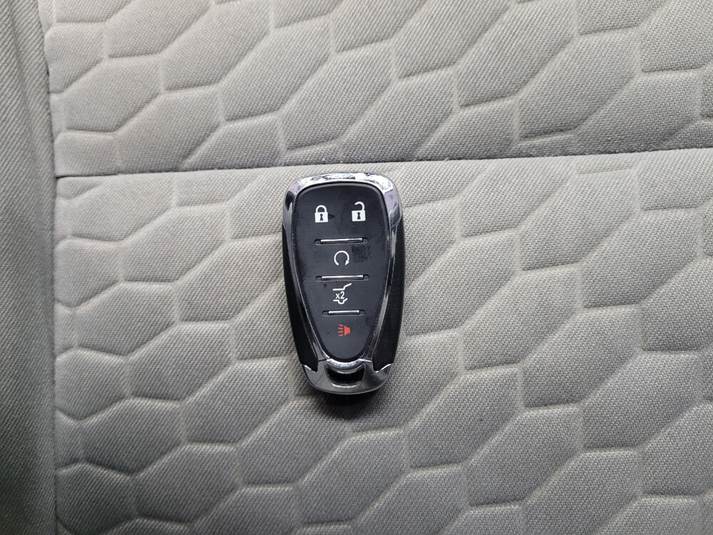 2019 Chevrolet Equinox in Las Vegas, NV 89102 - 18138282 32