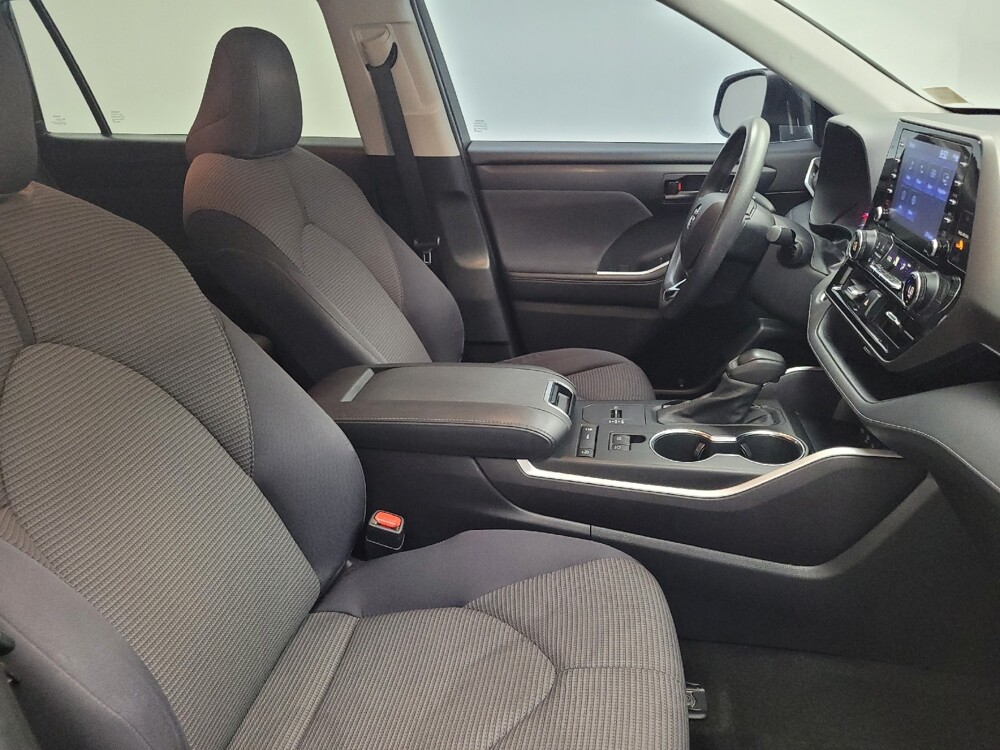 2021 Toyota Highlander in Madison, TN 37115 - 18138294 21