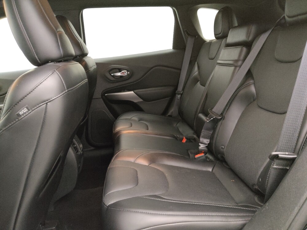 2019 Jeep Cherokee in Salem, VA 24153 - 18138298 18