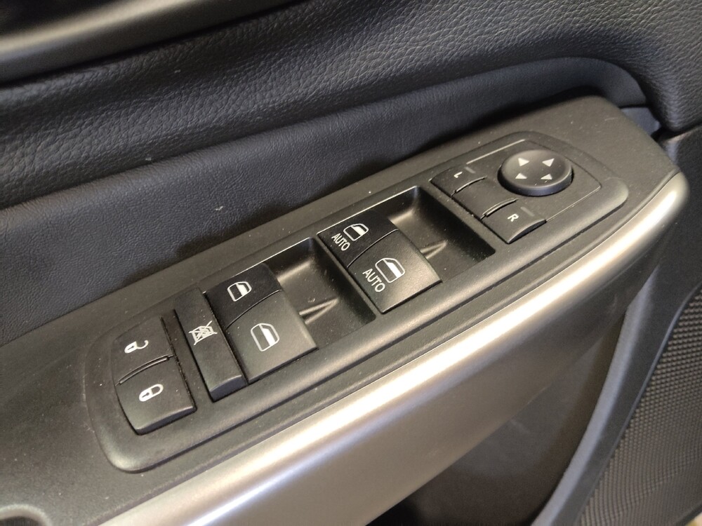 2019 Jeep Cherokee in Salem, VA 24153 - 18138298 27