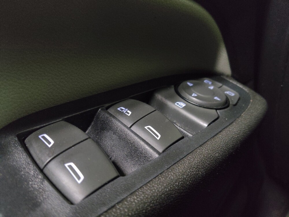 2019 Chevrolet Equinox in Charleston, SC 29414 - 18138315 27