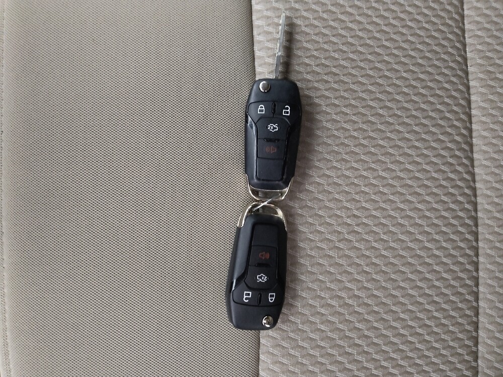2023 Ford Explorer in Springfield, MO 65807 - 18138368 32