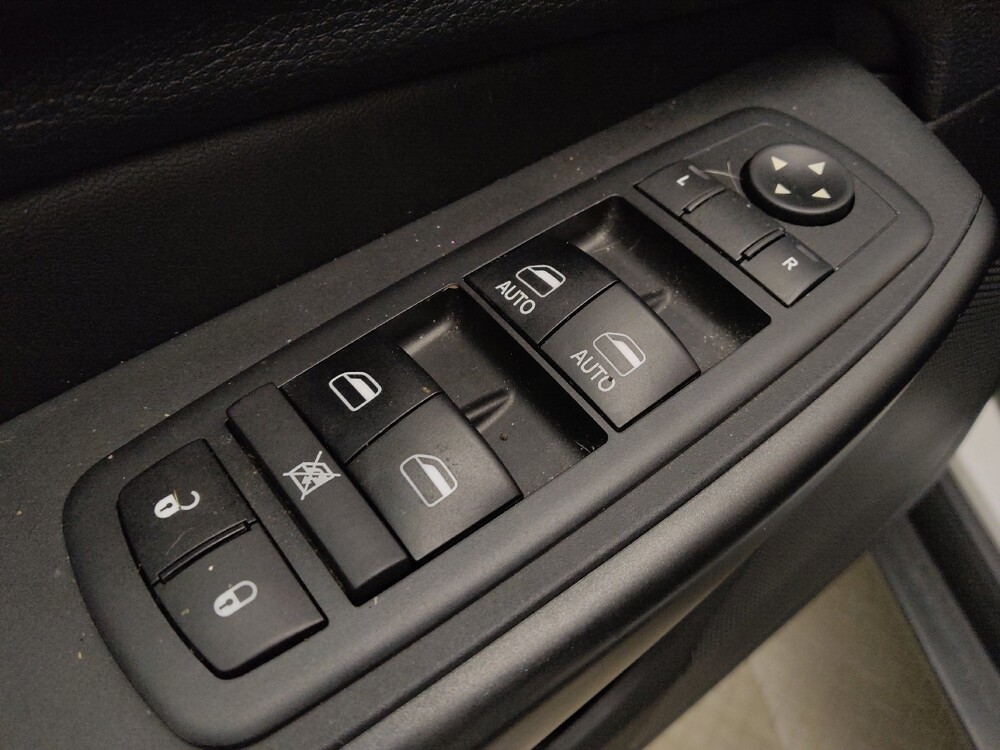2019 Jeep Cherokee in Lakewood, CO 80215 - 18138393 27