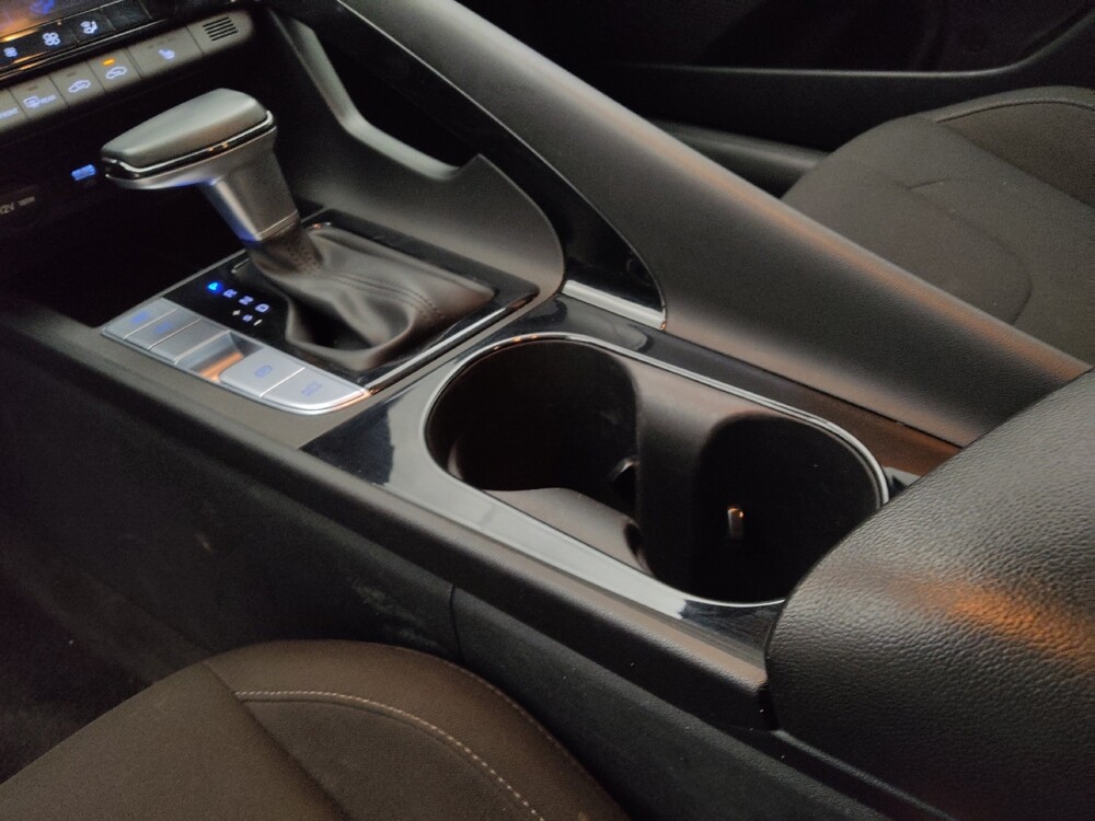 2025 Hyundai Elantra in Lakewood, CO 80215 - 18138401 26