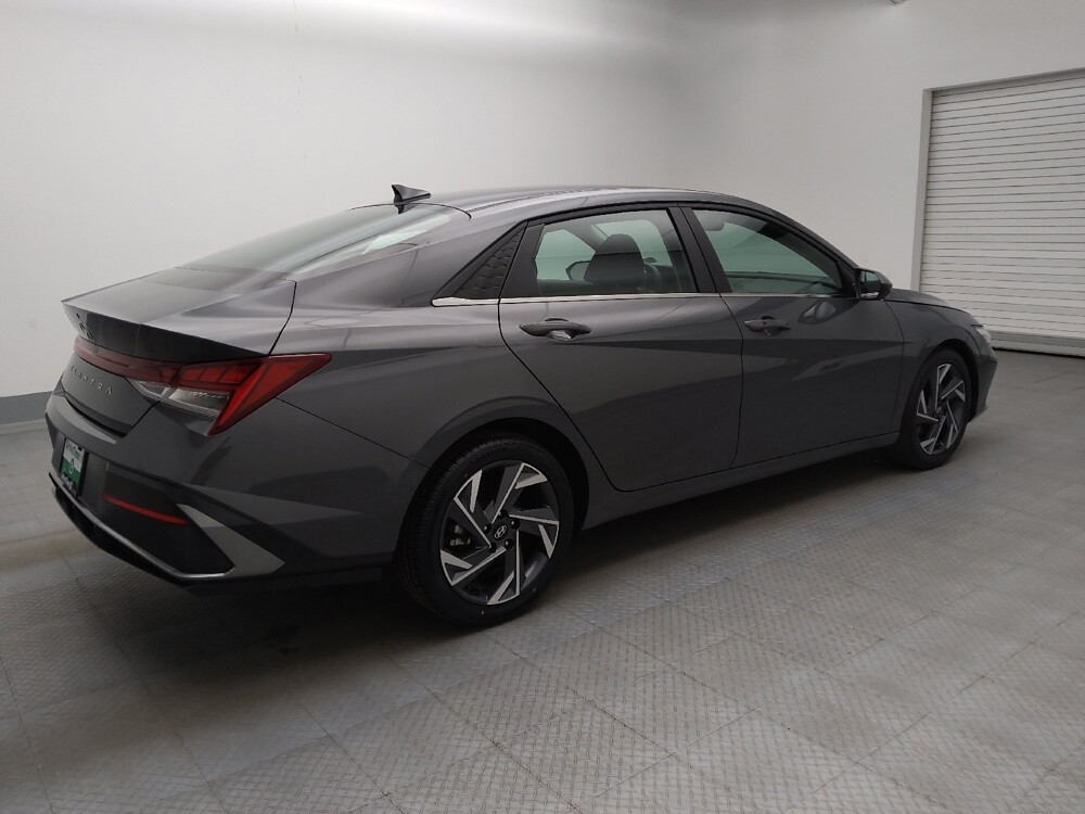 2025 Hyundai Elantra in Lakewood, CO 80215 - 18138401 10