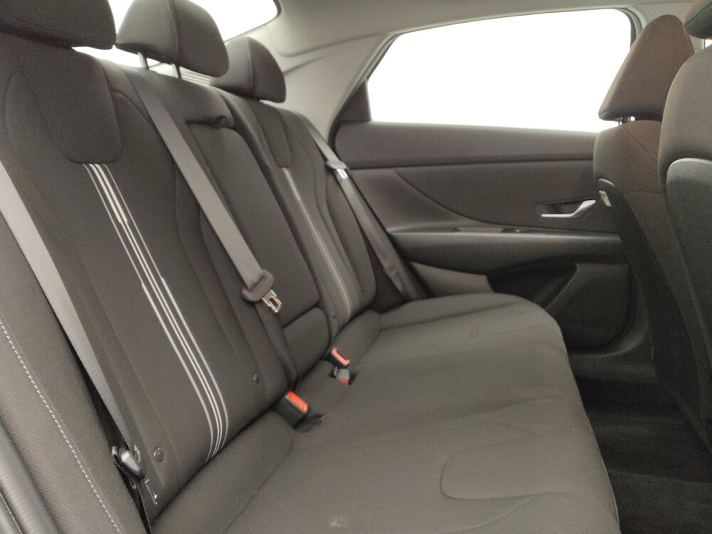 2025 Hyundai Elantra in Lakewood, CO 80215 - 18138401 19