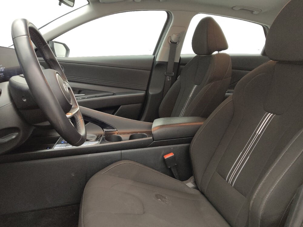 2025 Hyundai Elantra in Lakewood, CO 80215 - 18138401 17