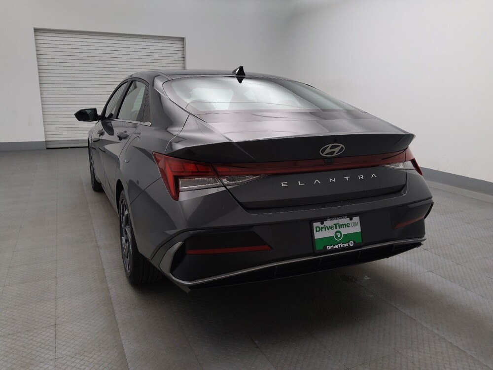 2025 Hyundai Elantra in Lakewood, CO 80215 - 18138401 6