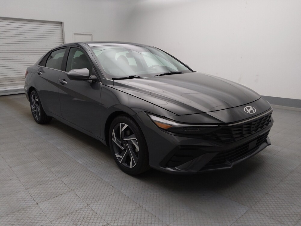 2025 Hyundai Elantra in Lakewood, CO 80215 - 18138401 13