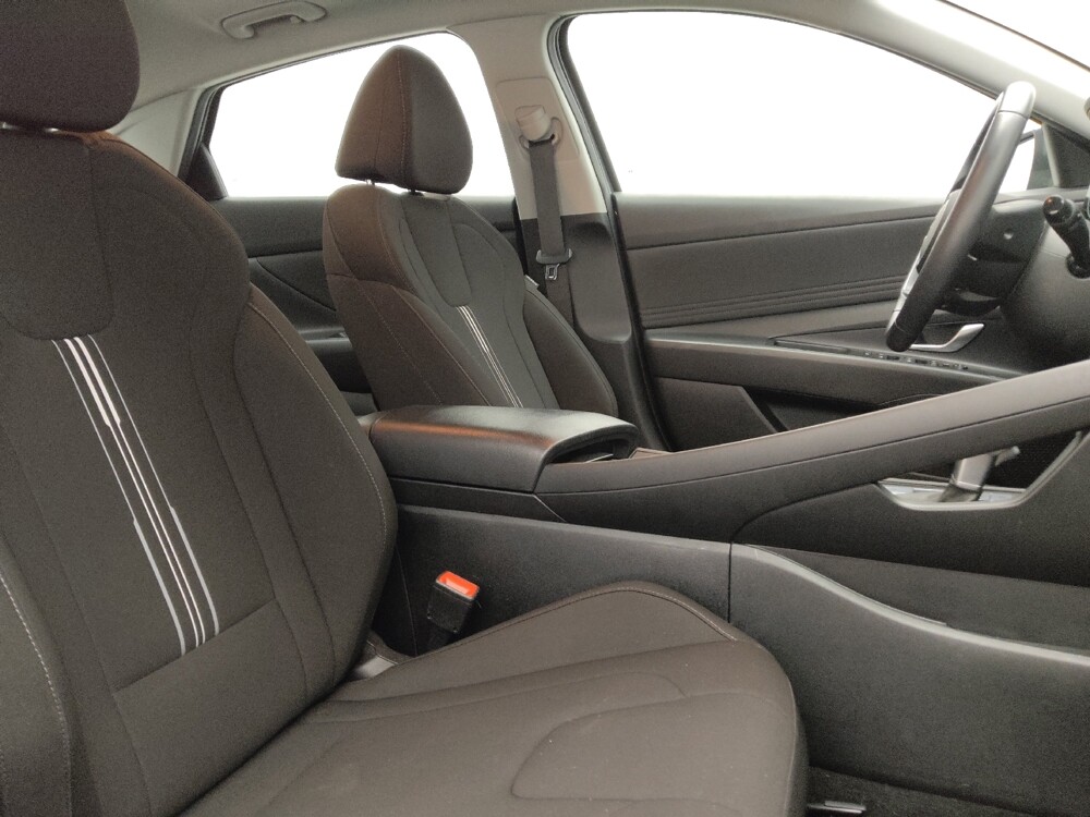 2025 Hyundai Elantra in Lakewood, CO 80215 - 18138401 21