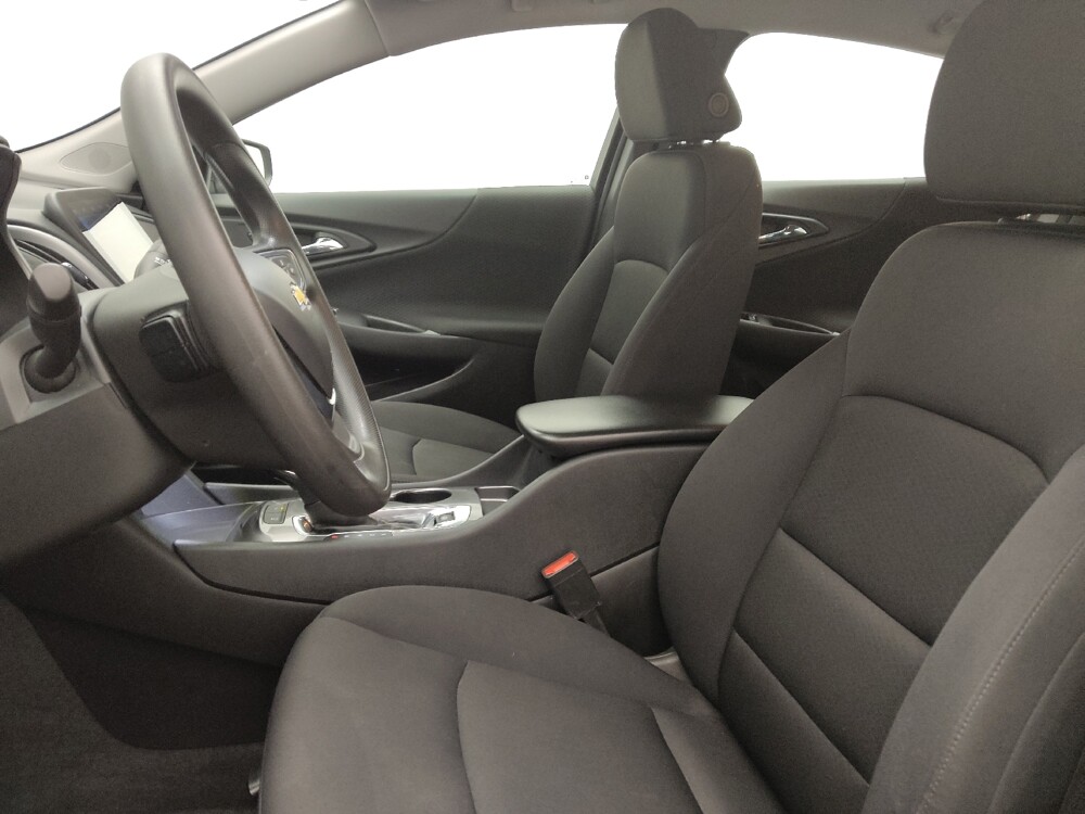 2025 Chevrolet Malibu in Lakewood, CO 80215 - 18138402 17