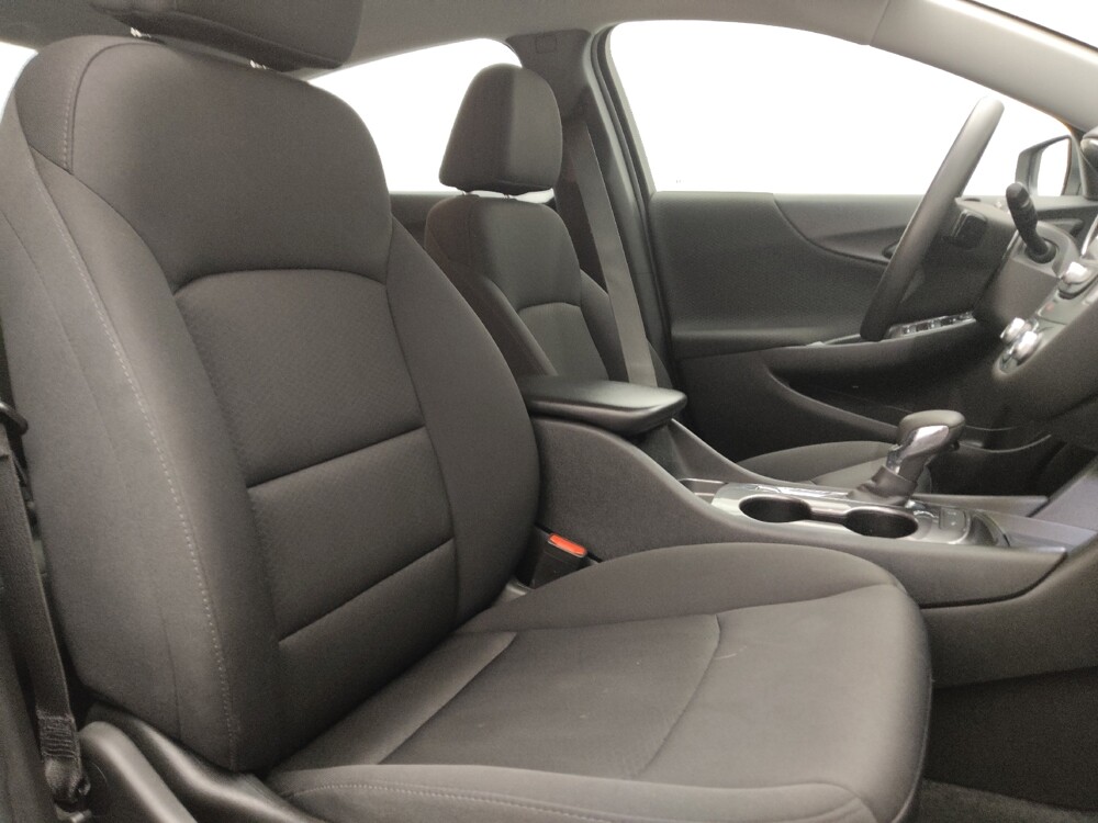 2025 Chevrolet Malibu in Lakewood, CO 80215 - 18138402 21